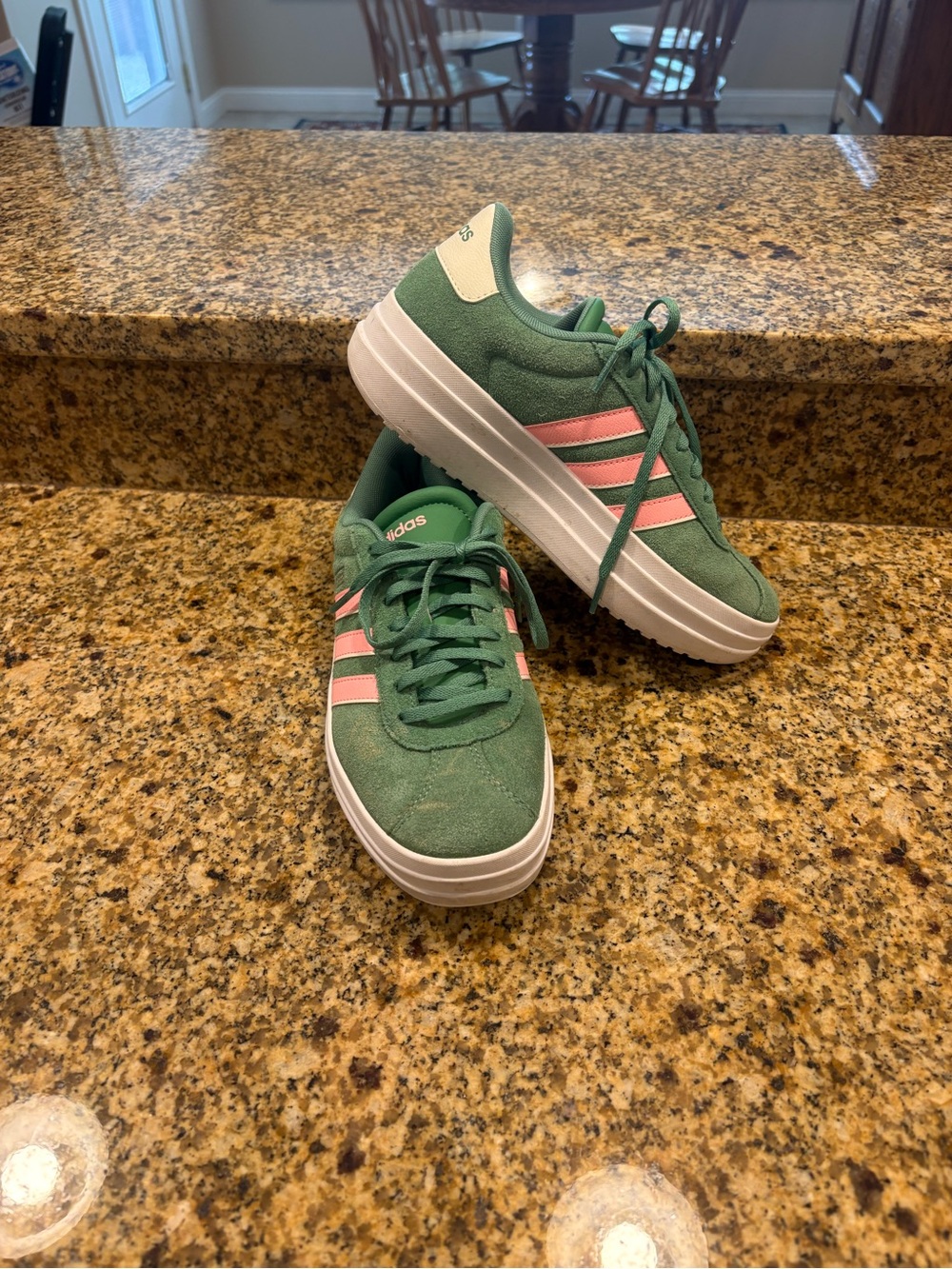 ADIDAS VL Court Bold Women’s Platform Shoes Green & Pink Suede Size 7.5 Sneakers